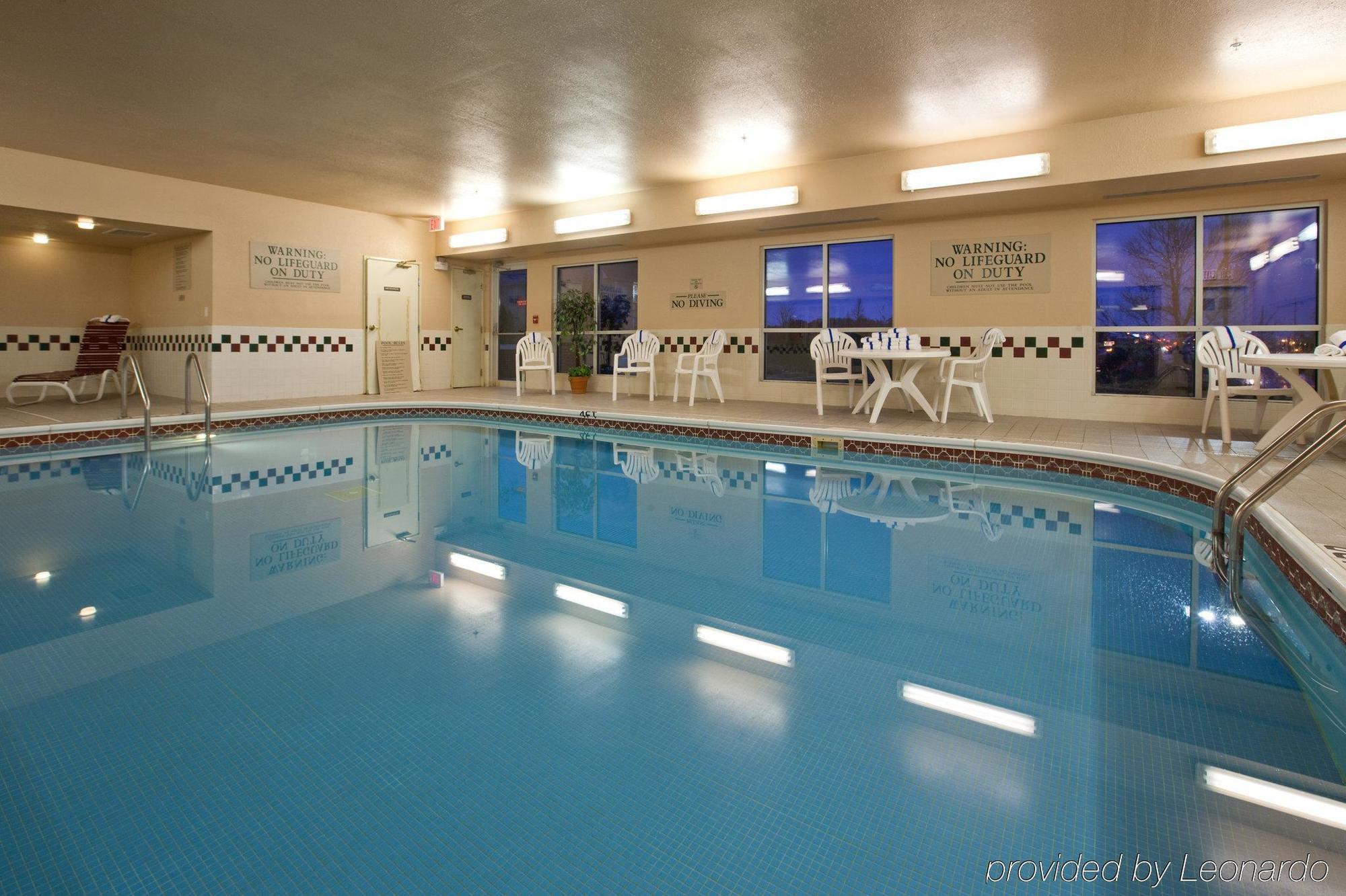 Country Inn & Suites By Radisson, Davenport - Quad Cities Konforlar fotoğraf
